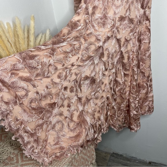 TADASHI SHOJI EVOTA LACE HANDKERCHIEF HEM COCKTAIL DRESS ANTIQUE PINK Size 4 NWT - Picture 14 of 17